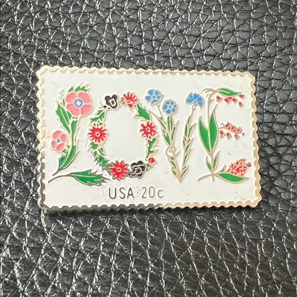 Charming Floral Love stamp Brooch floral whimsy